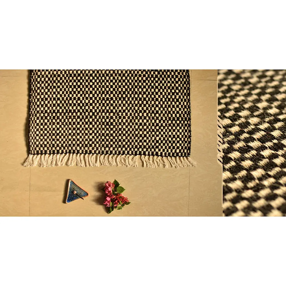 ध्यान ⚛ Woolen Aasan ⚛ D { 2 X 2 }